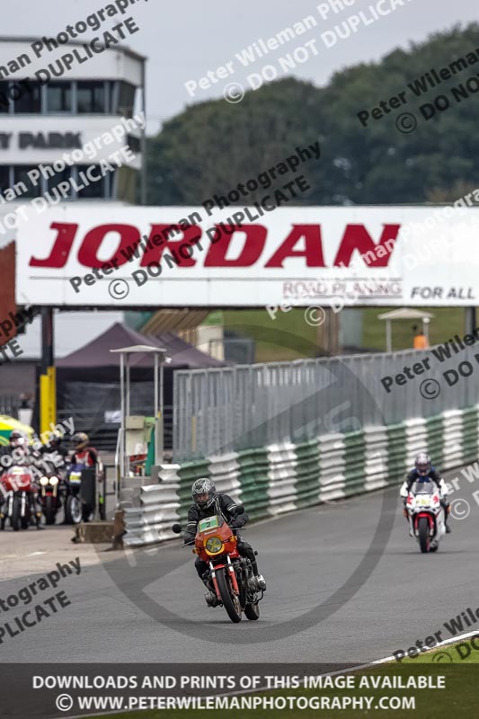 Vintage motorcycle club;eventdigitalimages;mallory park;mallory park trackday photographs;no limits trackdays;peter wileman photography;trackday digital images;trackday photos;vmcc festival 1000 bikes photographs